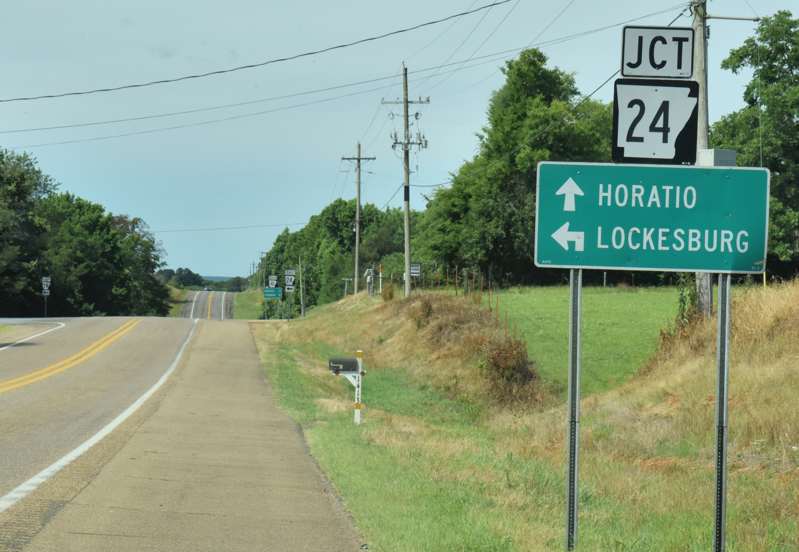 The road sign city name photo game