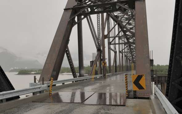 Northbound view of two-foot offset between north span and rest of bridge